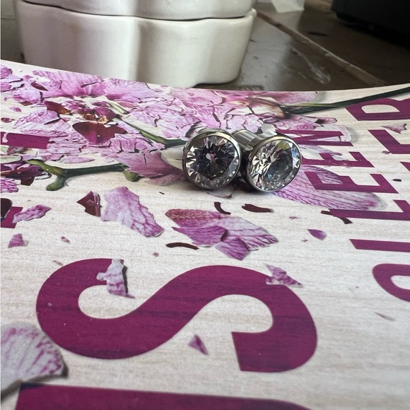 2g Industrial strength titanium gem plugs with clear cz - Picture 1 of 2